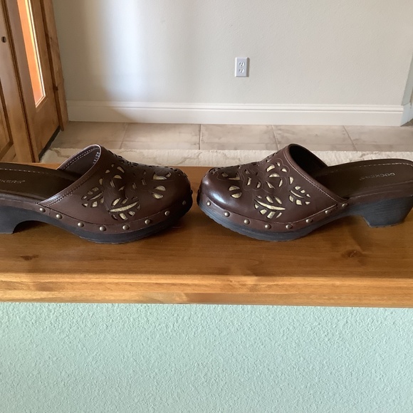 Dockers Leather Laser Cut Clogs - Picture 3 of 5